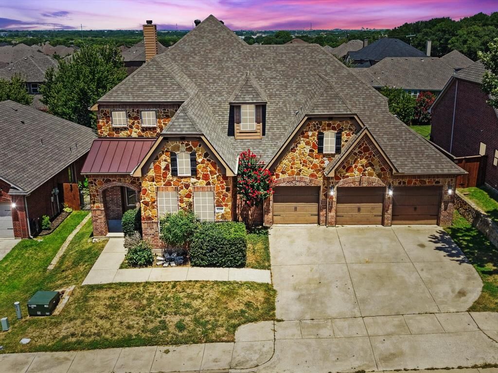 Property Photo: 1208 Catherine Lane TX 76028