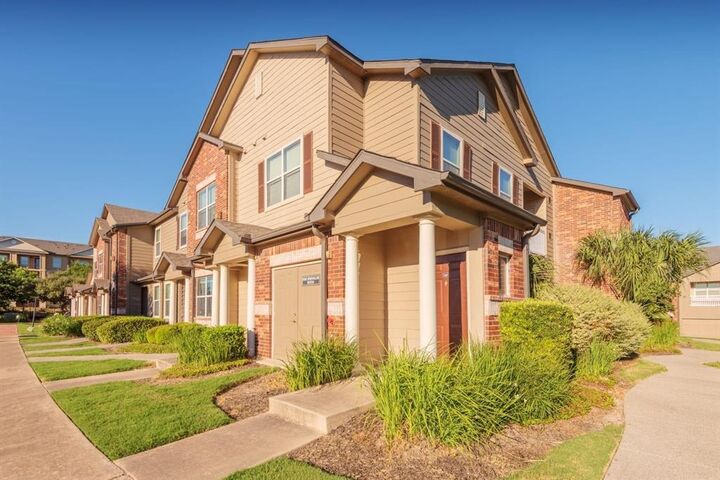 Property Photo: 12101 Dessau Road 1406 TX 78754