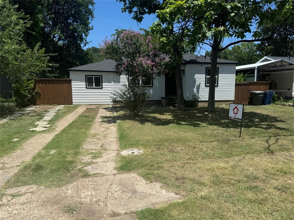 Property Photo:  1123 Hansboro Avenue  TX 75224 