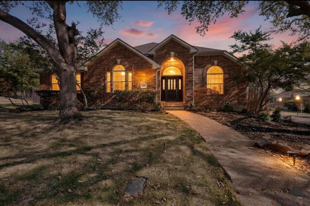 Property Photo:  100 Shumard Court  TX 75063 