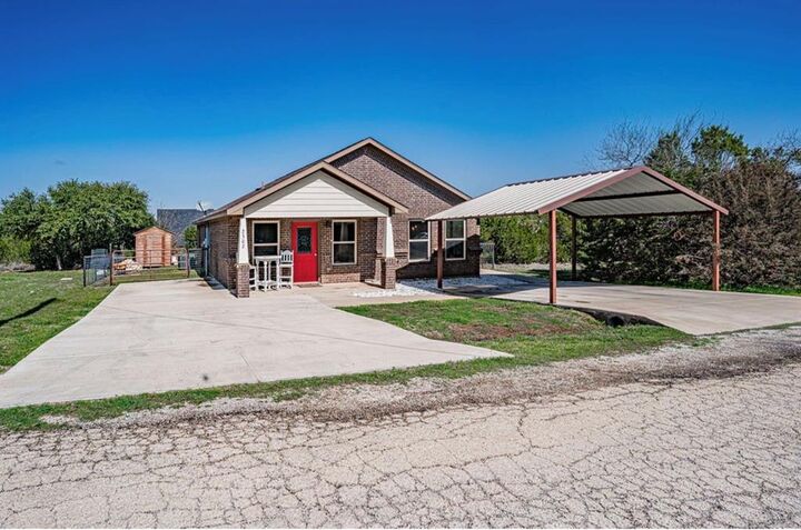 Property Photo: 2302 San Saba Court TX 76048