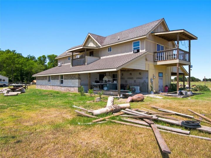 Property Photo:  402 County Road 3422  TX 75169 