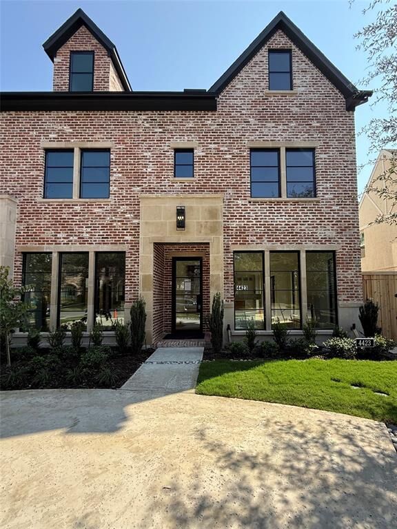 Property Photo: 4423 Emerson Avenue TX 75205