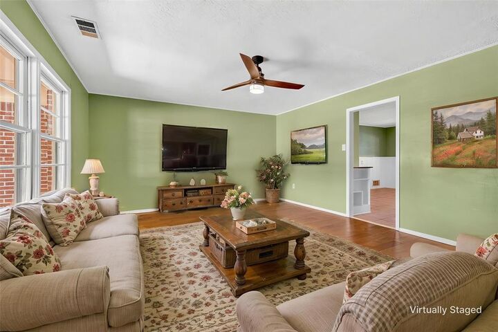 Property Photo: 2333 S 35th Street TX 79605