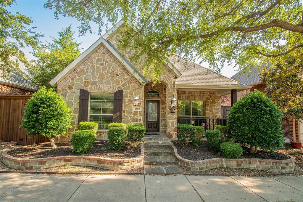 Property Photo: 10017 Bell Rock Road TX 75035