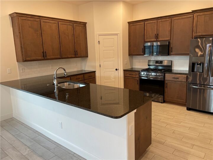 Property Photo:  464 Hall Avenue  AR 72751 
