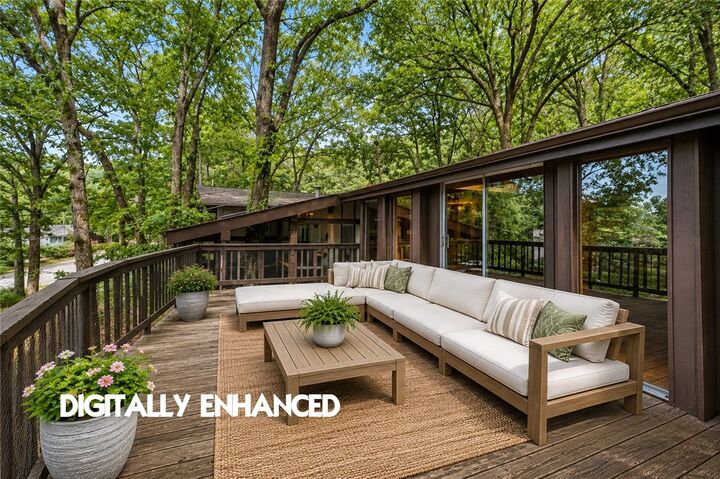 Property Photo:  1632 E 5th Street  AR 72701 