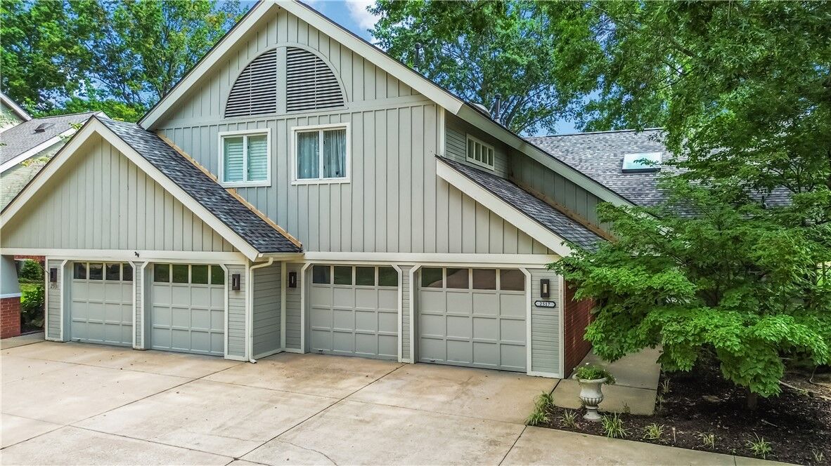 Property Photo: 2517 E Joyce Boulevard AR 72703