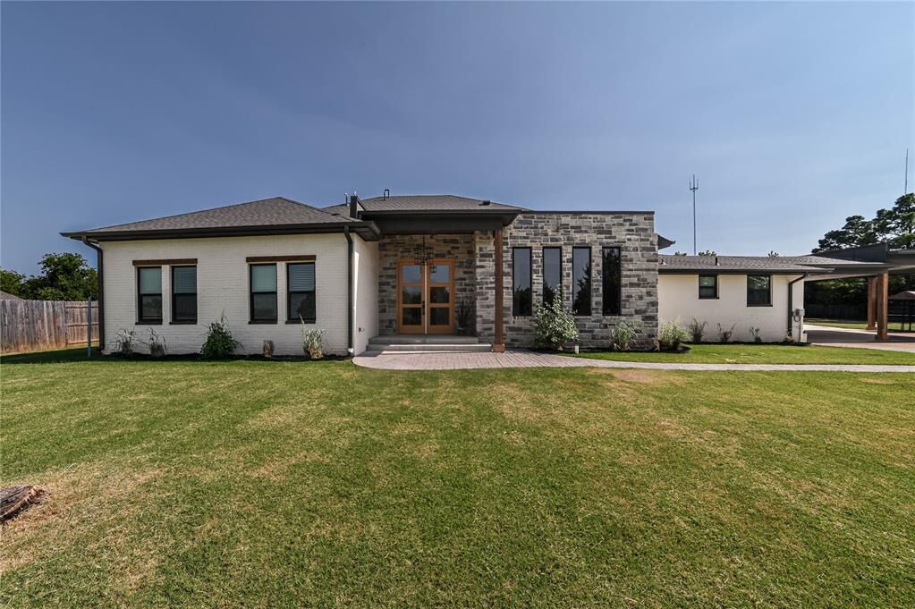 Property Photo:  2012 NE 100th Street  OK 73131 