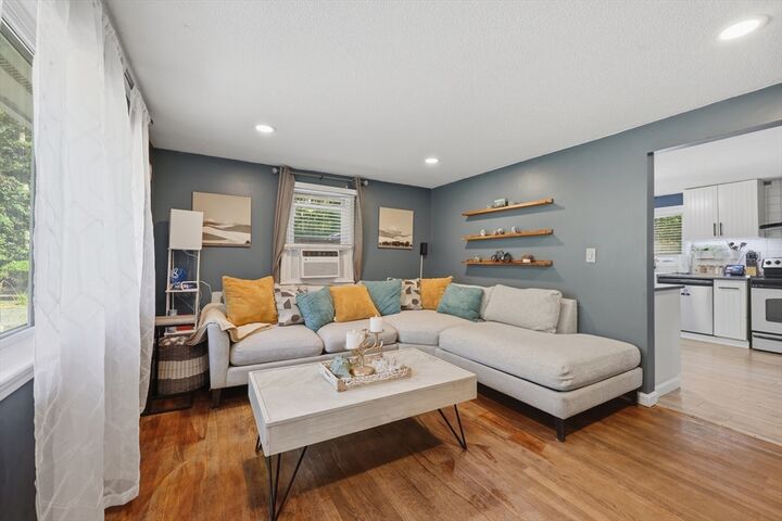 Property Photo:  43 Seaverns Bridge Road  NH 03054 