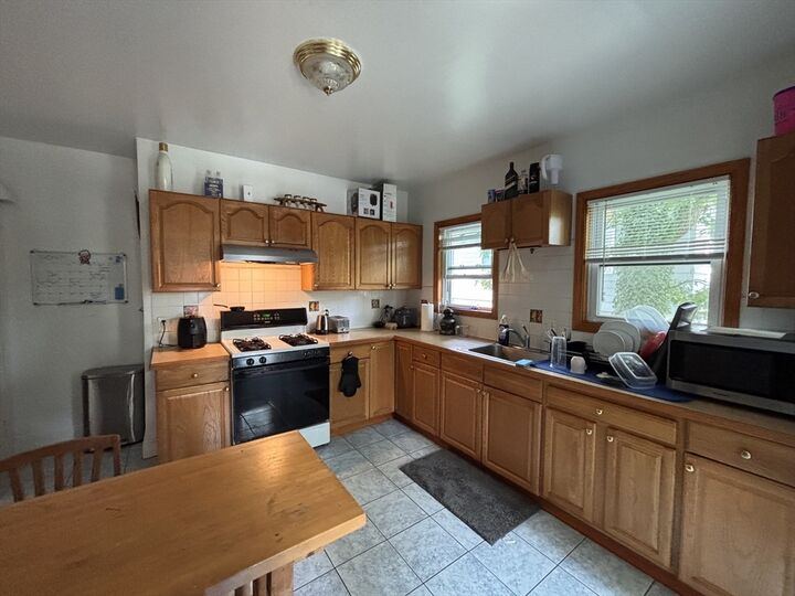 Property Photo:  9 Greylock Rd 1  MA 01234 