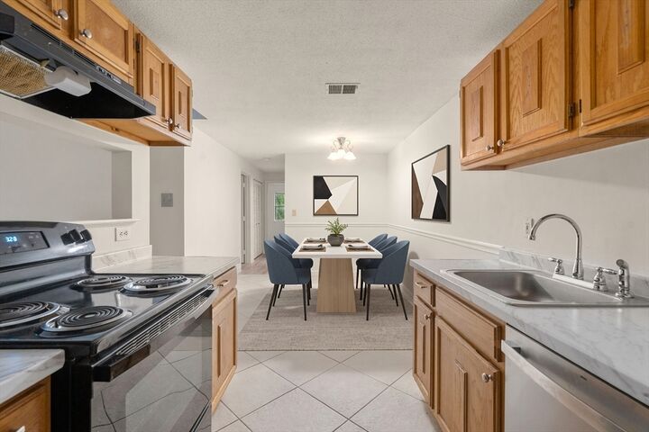 Property Photo:  20 Walden Dr 20  MA 01760 