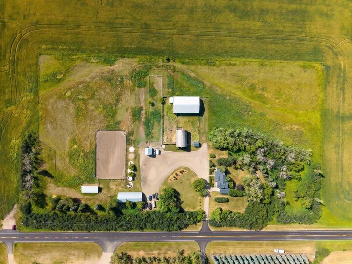 Property Photo: 250035 Township Road 304 AB T0M 1Y0