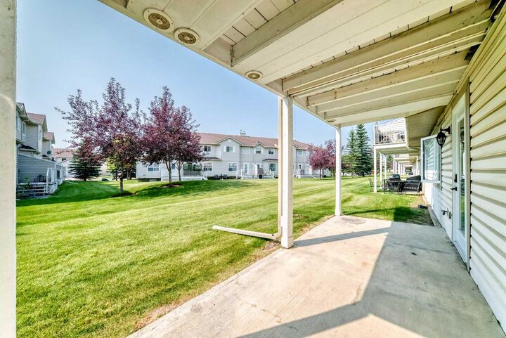 Property Photo: 108 Douglas Glen Park SE AB T2Z 3Z3