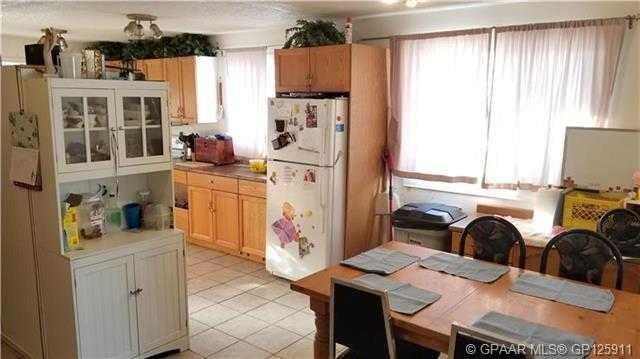 Property Photo:  9835 96 Avenue  AB T8V 0L8 