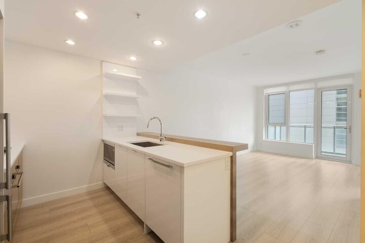 Property Photo: 108 Waterfront Court 710 AB T2P 1K7
