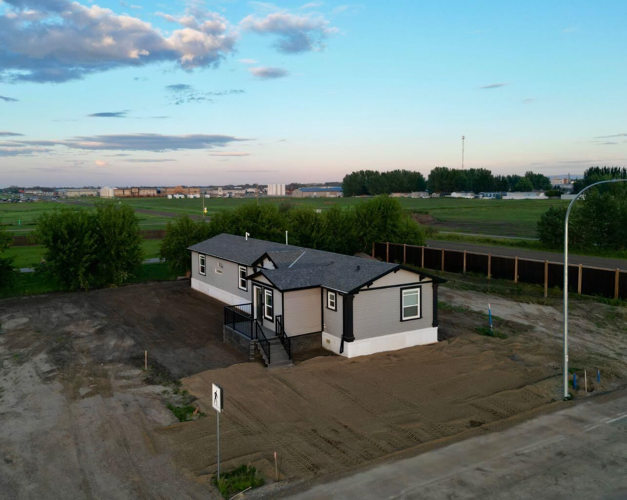 Property Photo: 10905 103 Street AB T0H 2H0