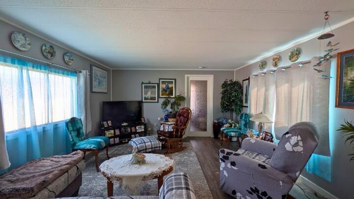 Property Photo:  5853 4 Street W 33  AB T0L 0T0 