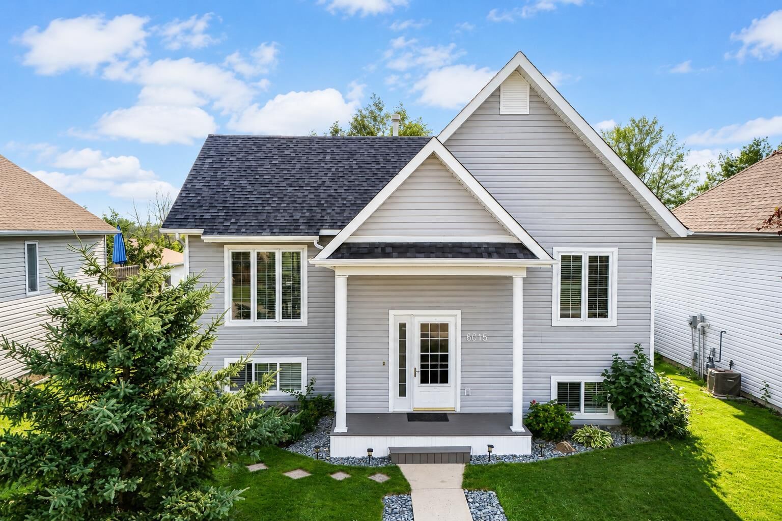 Property Photo:  6015 50 A Street  AB T4J 1V1 