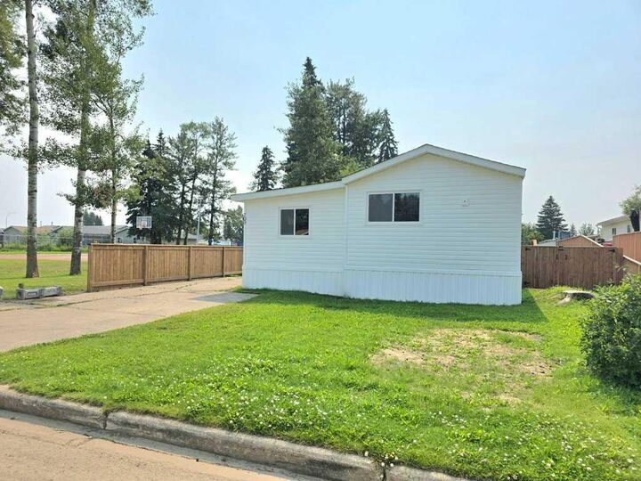 Property Photo:  709 6 Avenue NW  AB T0G 2A1 