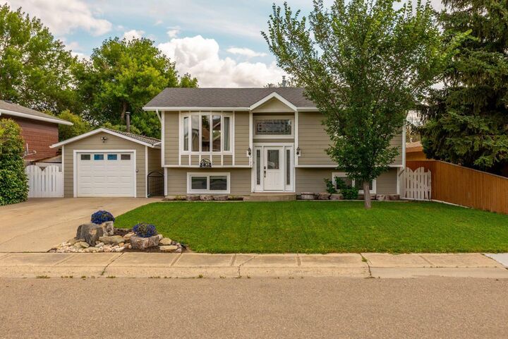 Property Photo: 2123 25th Street AB T1M 1J4