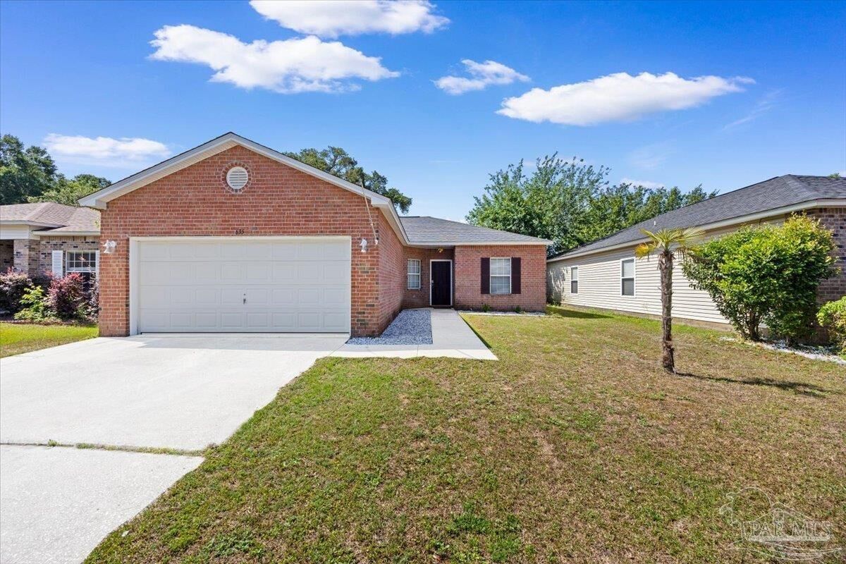 Property Photo:  635 Saleta St  FL 32534 