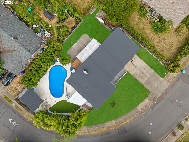 Property Photo: 1021 NE 195th Ave OR 97230