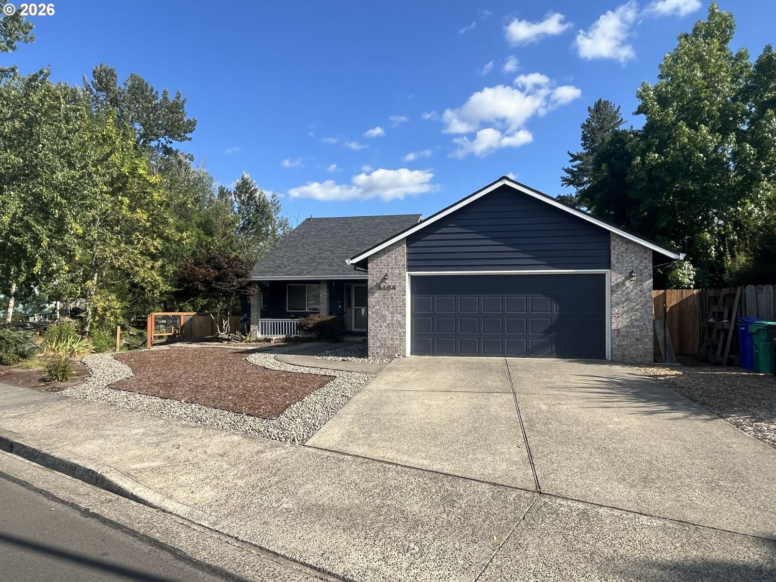 Property Photo:  4484 SE 24th St  OR 97080 