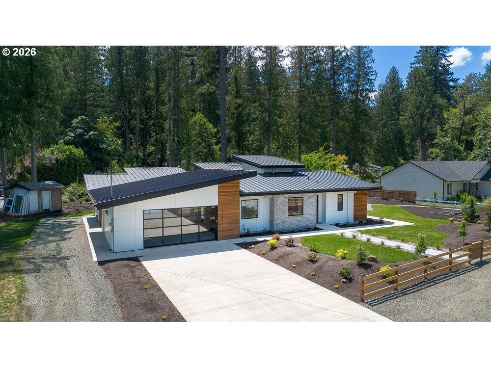 Property Photo:  41640 SE Beaverdam St  OR 97055 