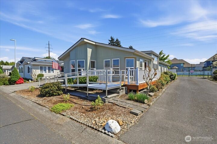 Property Photo:  16500 SE 1st St 27  WA 98684 