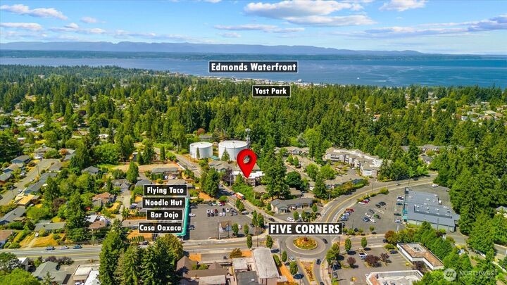 Property Photo: 8503 Bowdoin Way 204 WA 98026