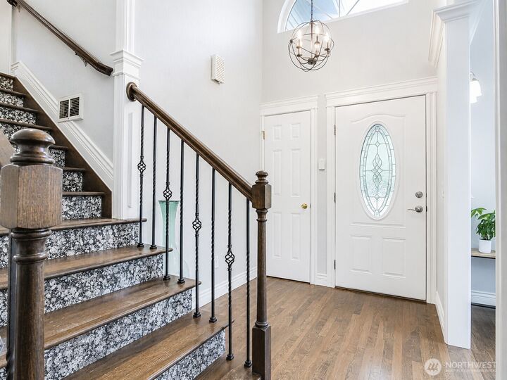 Property Photo:  5920  35th Way SE  WA 98092 