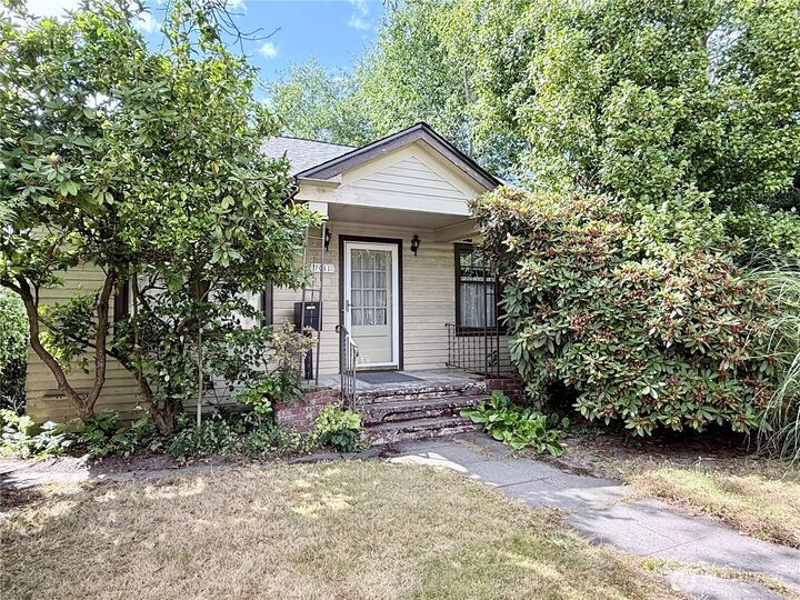 Property Photo: 7011 14 Th Drive NW WA 98115