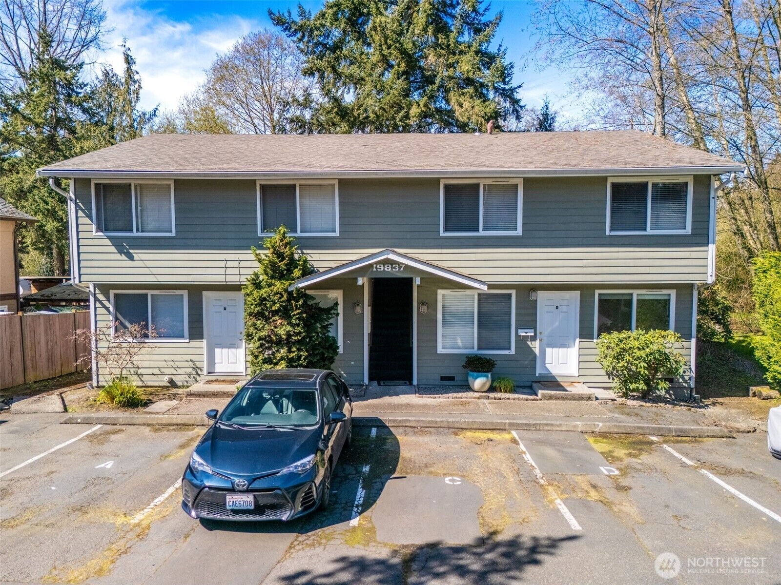 Property Photo: 19837 25th Avenue NE WA 98155