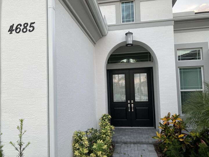 Property Photo: 4685 Estates Circle FL 33470