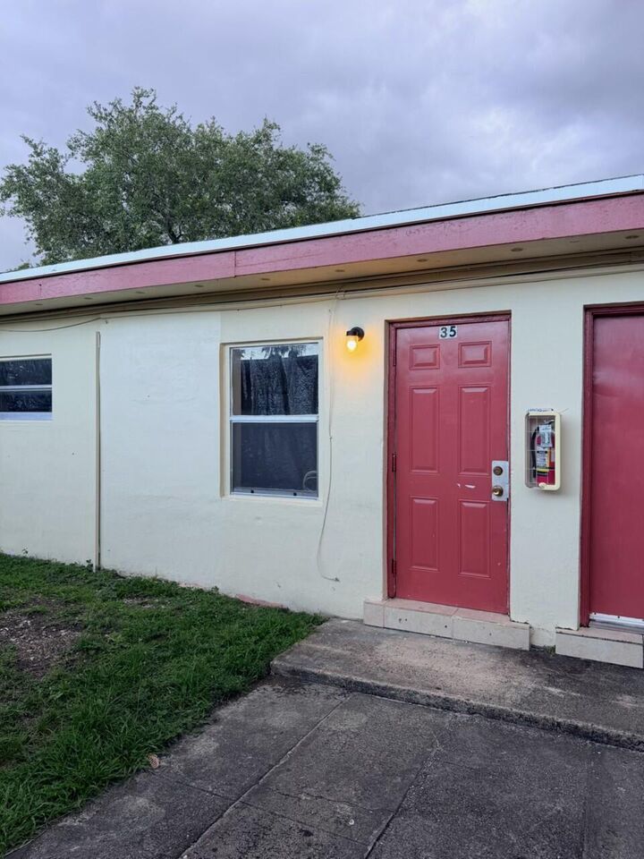 Property Photo: 1135 Sharazad Boulevard 35 FL 33054