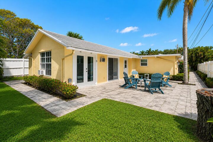 Property Photo: 624 Allen Avenue C FL 33483