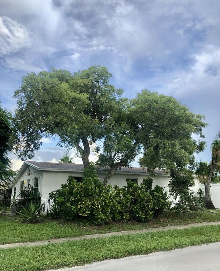 Property Photo:  301 5th Street  FL 33458 