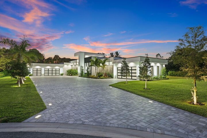 Property Photo: 8795 Valencia Court FL 33067
