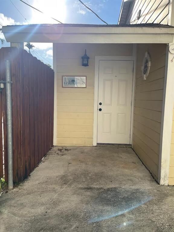 Property Photo:  10 NE 11th Avenue 3  FL 33301 