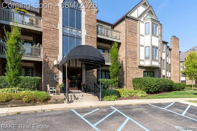 Property Photo:  811 Deer Court  MI 48170 
