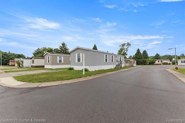 Property Photo:  76 Fawn Lake Drive  MI 48390 