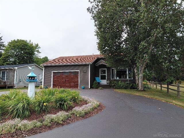 Property Photo:  434 S Lake Street  MI 48469 