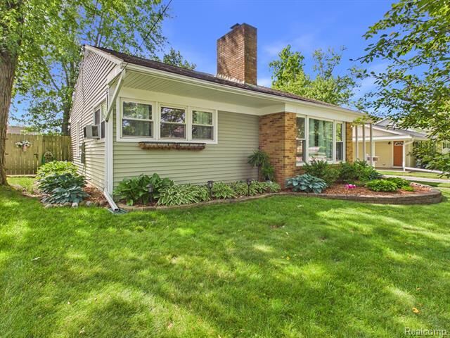 Property Photo: 213 Sawyer Street MI 48439