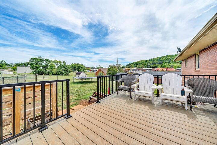 Property Photo: 135 Center St VA 24151