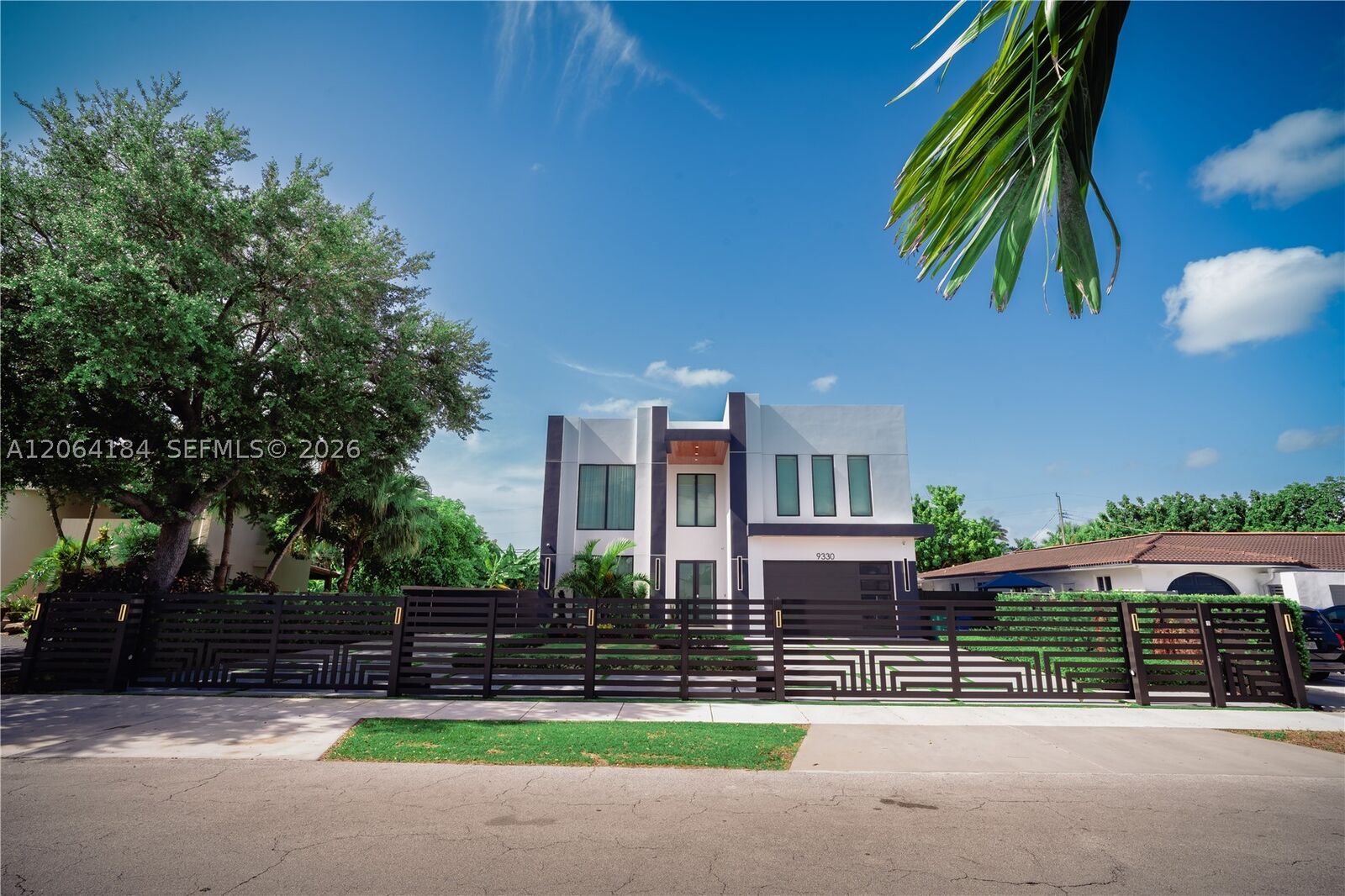Property Photo:  9330 SW 34th St  FL 33165 