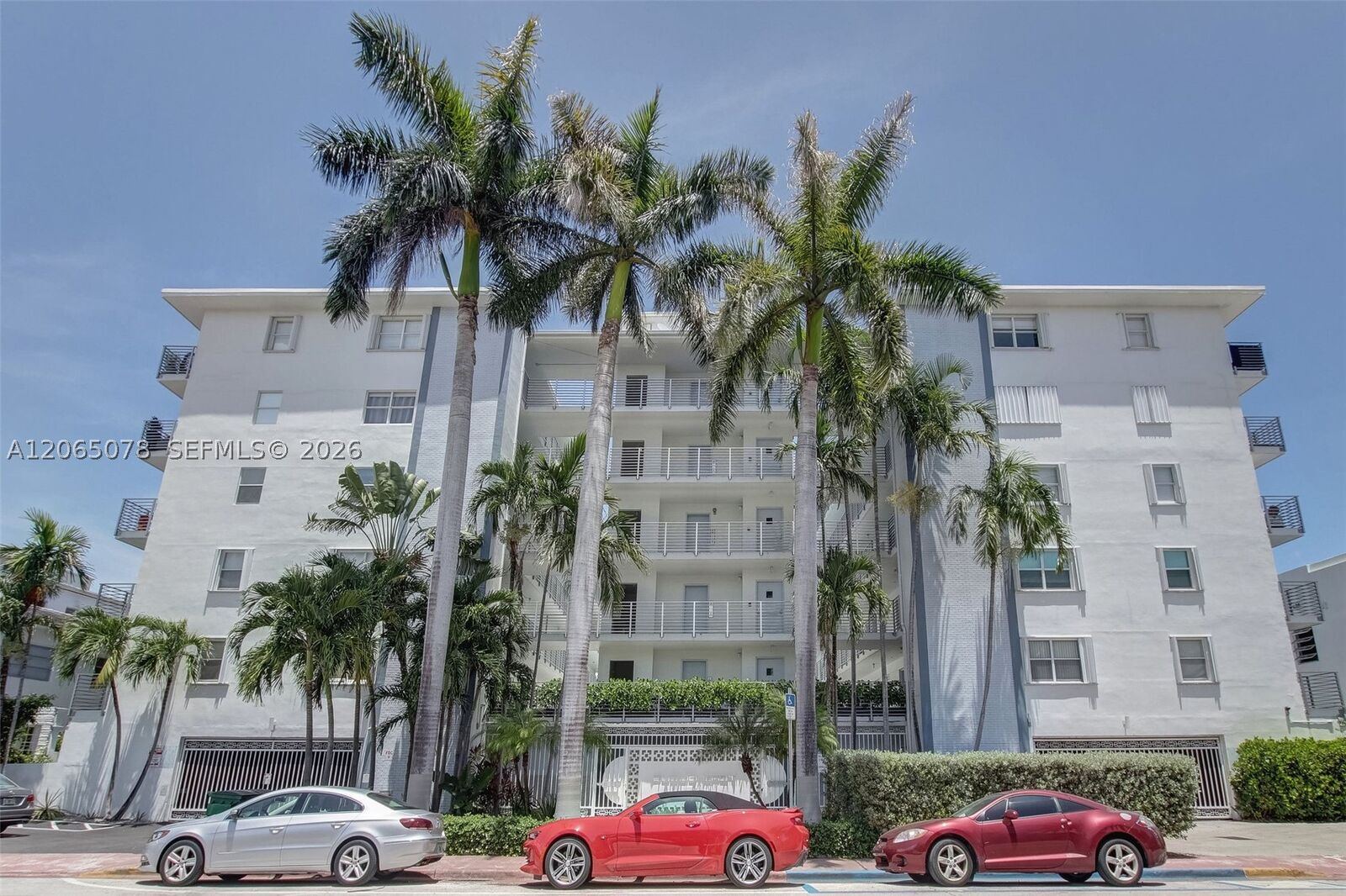 Property Photo: 1545 Euclid Ave 3C FL 33139