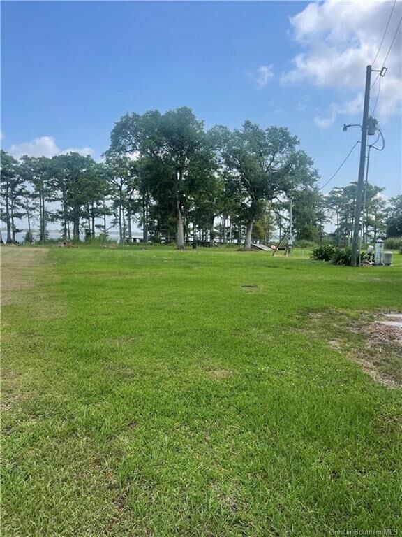 Property Photo:  6903 S Lake Cove Road  LA 70542 
