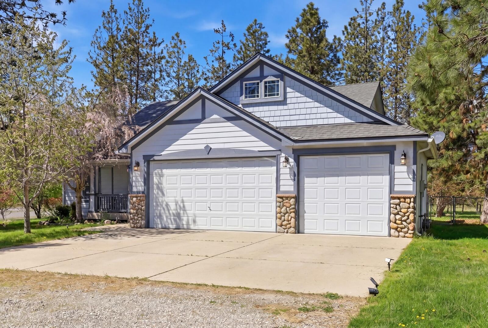 Property Photo: 6261 Jenna Dr WA 99026