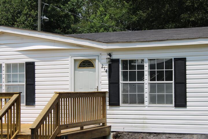 Property Photo: 214 Hill Top View SC 29379